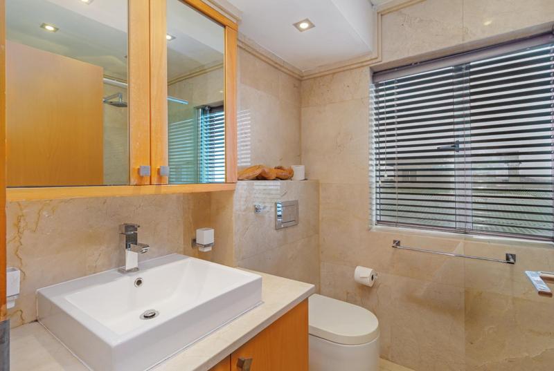 To Let 3 Bedroom Property for Rent in Dolphin Beach Western Cape